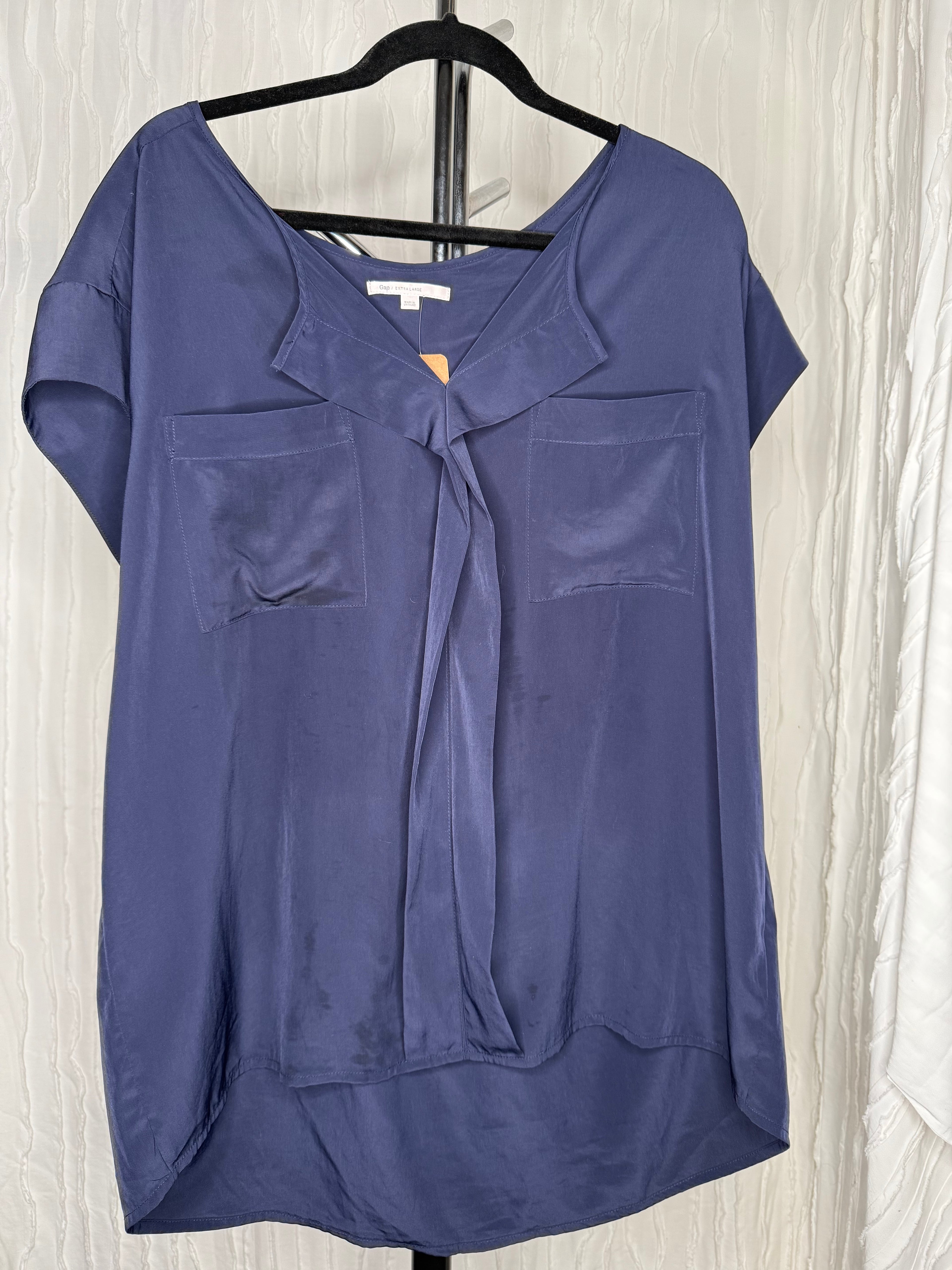 Blusa Azul marino. Marca GAP