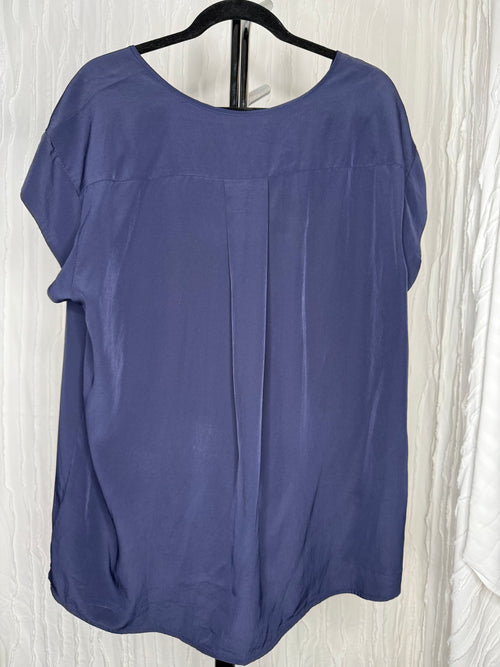 Blusa Azul marino. Marca GAP